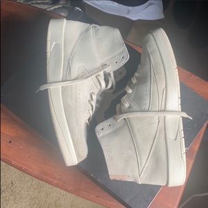 Air Jordan 2s